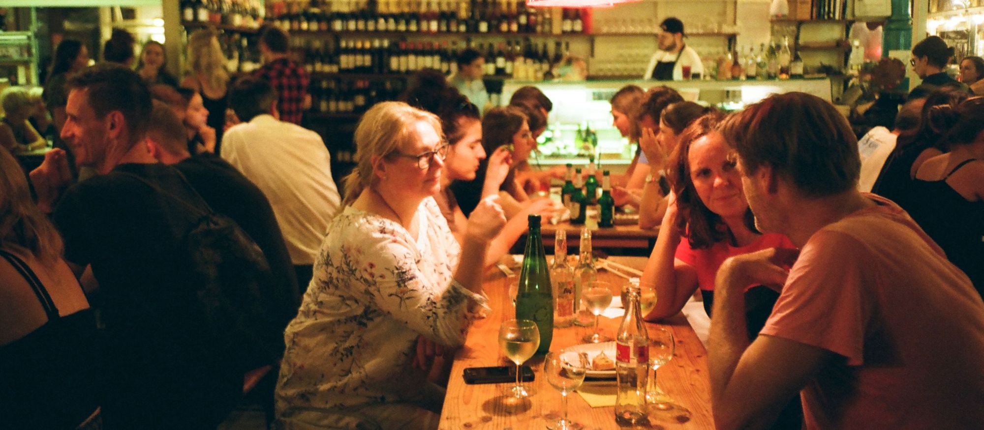 Volles Haus am Abend – der Alltag, aus dem die Meldungen stammen